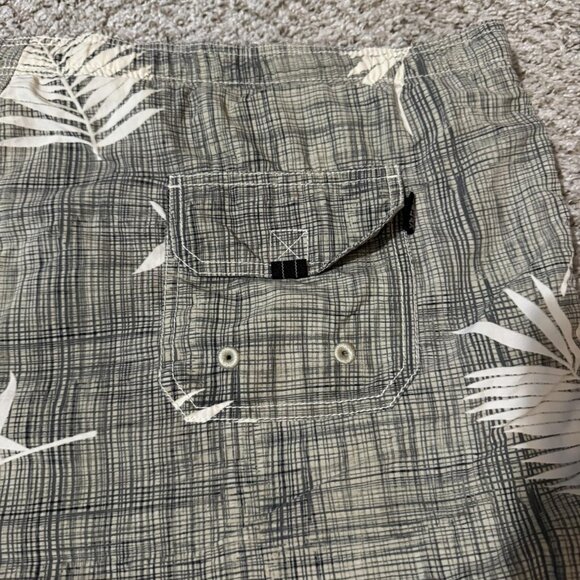 Tommy Bahama Swim Trunks Mens XL Gray Palm Leaf Print Board Shorts Nylon Relax - Picture 5 of 8